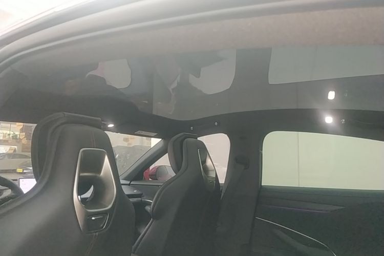 MI SU7 2025 immagine di auto #18
