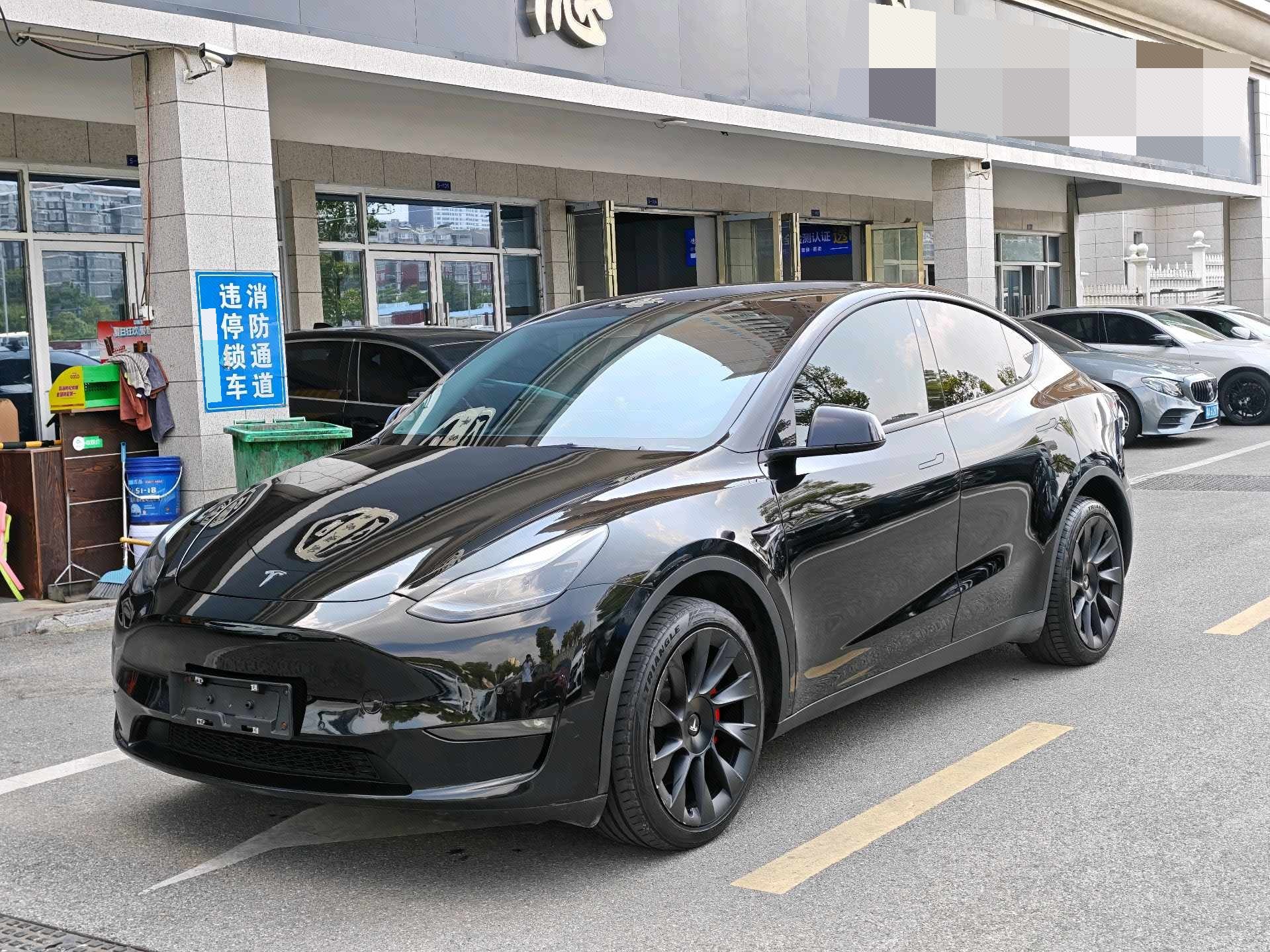 Tesla Model Y 2023 Tesla Model Y 2023 car image