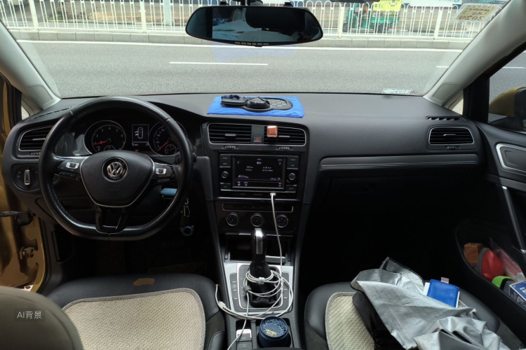 Volkswagen Golf 2018 car image #11
