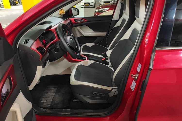 Volkswagen T-Cross 2019 car image #15