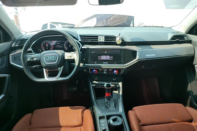 Audi Q3 2023 #10 Audi Q3 2023 car image #10