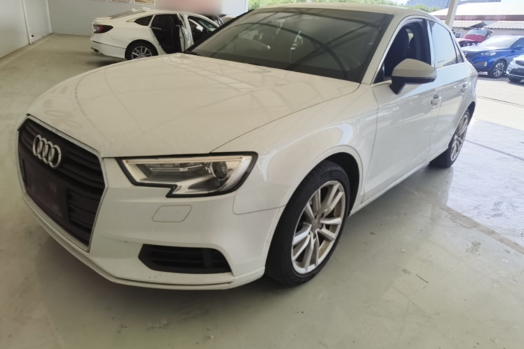 Audi A3 2018 car image #2