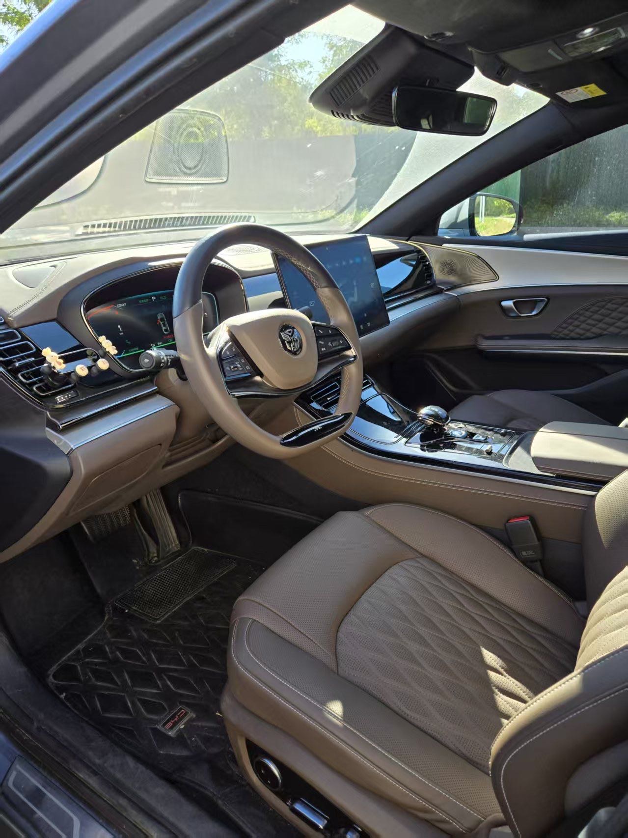 BYD Han 2023 immagine di auto #4