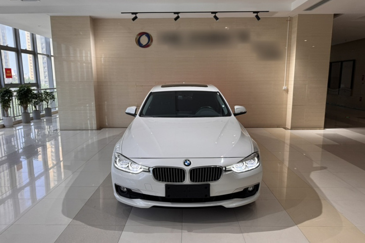 BMW 3 Series 2019 car image #7