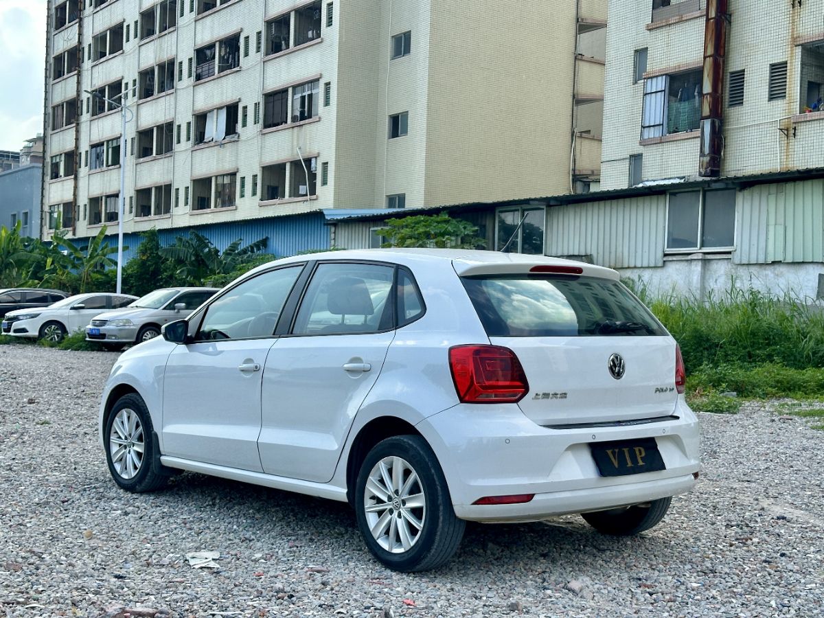 Volkswagen Polo 2015 car image #6