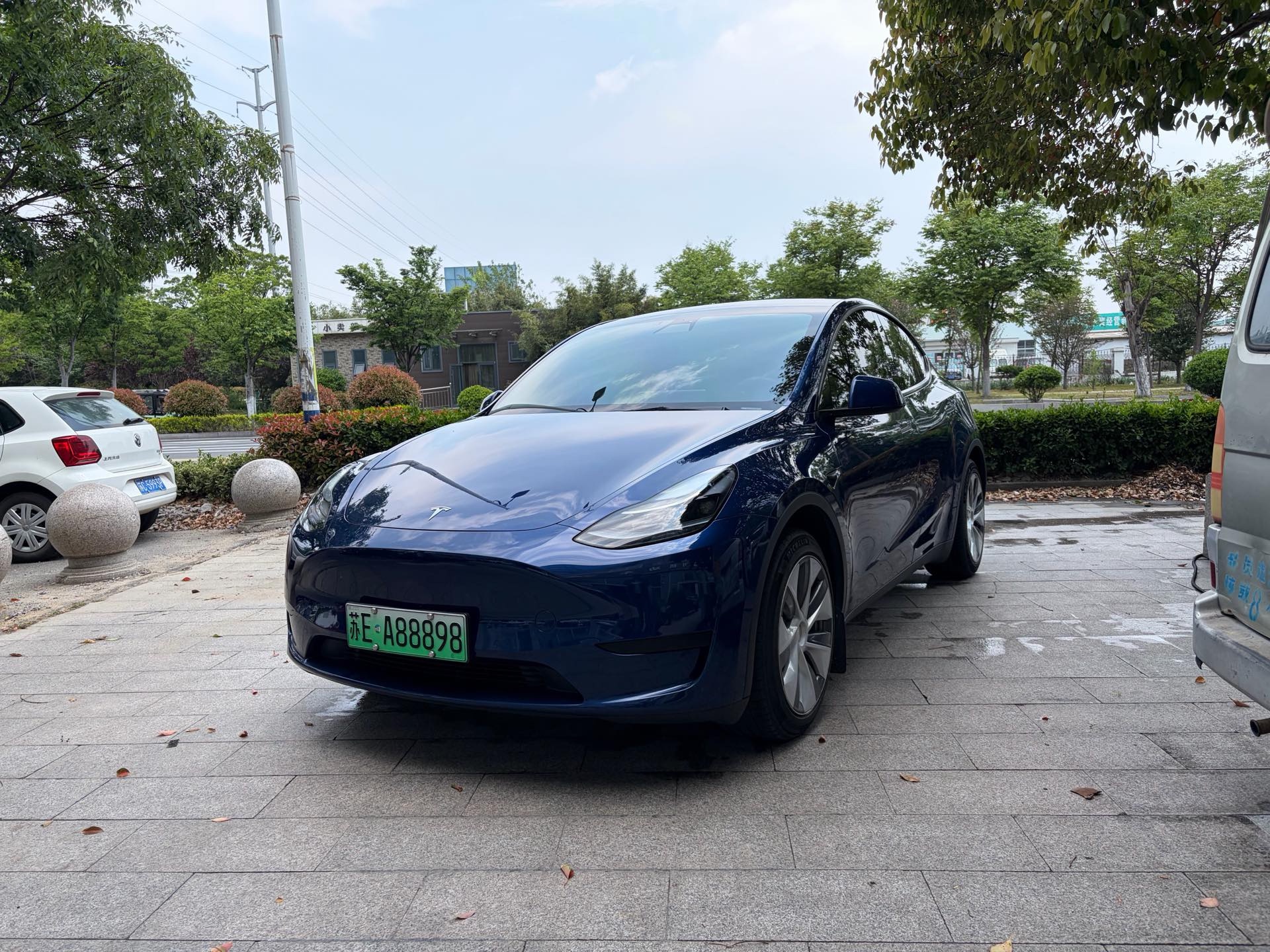 Tesla Model Y 2022 Tesla Model Y 2022 car image
