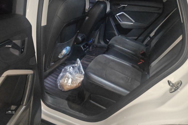 Audi Q3 2020 car image #19