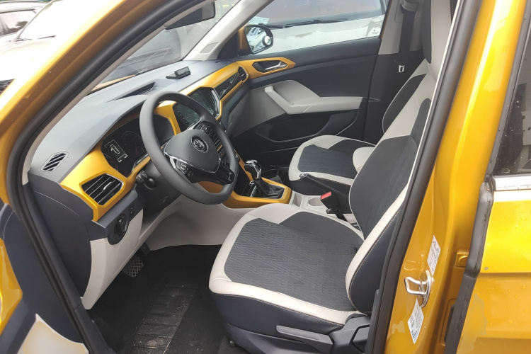 Volkswagen T-Cross 2020 car image #15