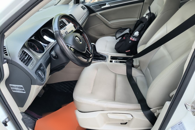 Volkswagen Golf 2015 car image #15