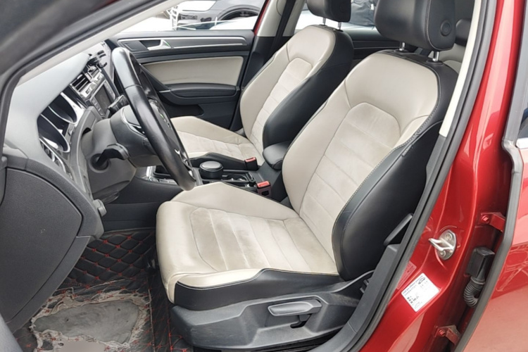 Volkswagen Golf 2017 car image #15