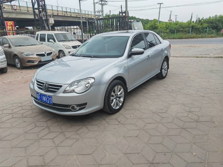 Volkswagen Bora 2011 car image 