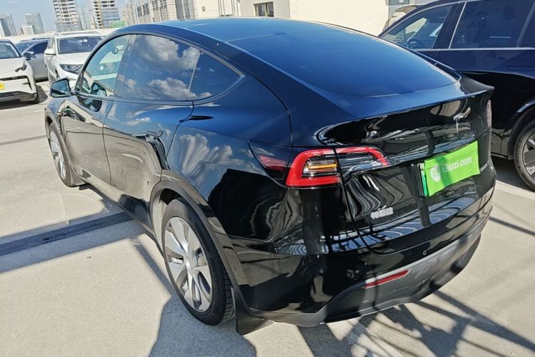 Tesla Model Y 2022 #5 Tesla Model Y 2022 car image #5