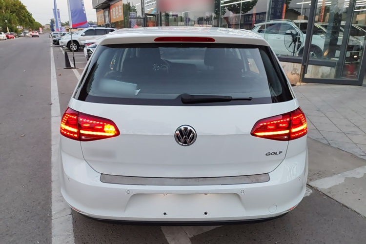 Volkswagen Golf 2016 car image #6