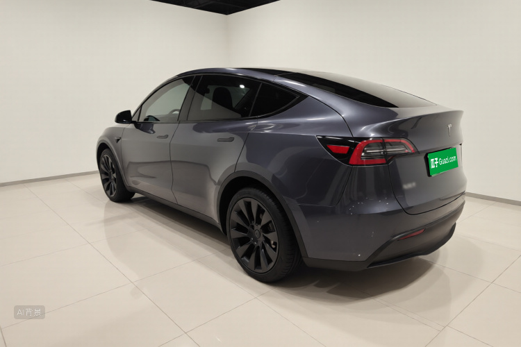 Tesla Model Y 2023 #5 Tesla Model Y 2023 car image #5