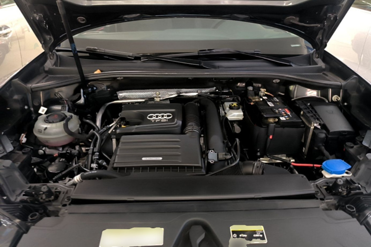 Audi Q3 2021 car image #18