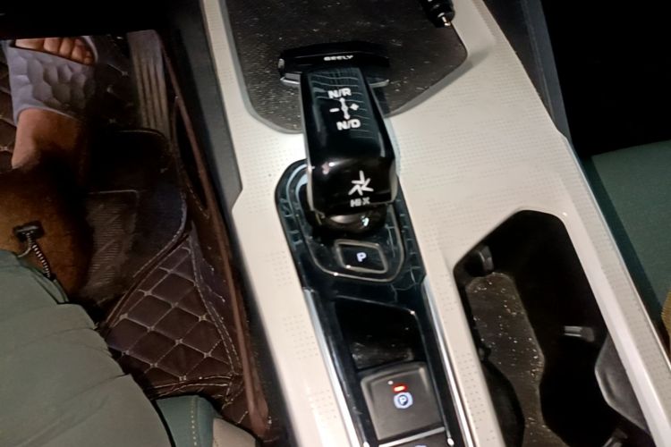 GEELY Emgrand L HiP 2022 imagen de coche #14