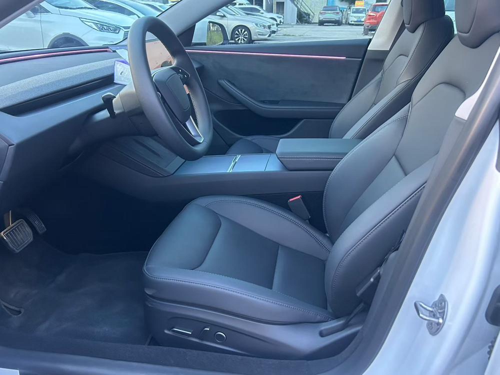 Tesla Model 3 2025 car image #9