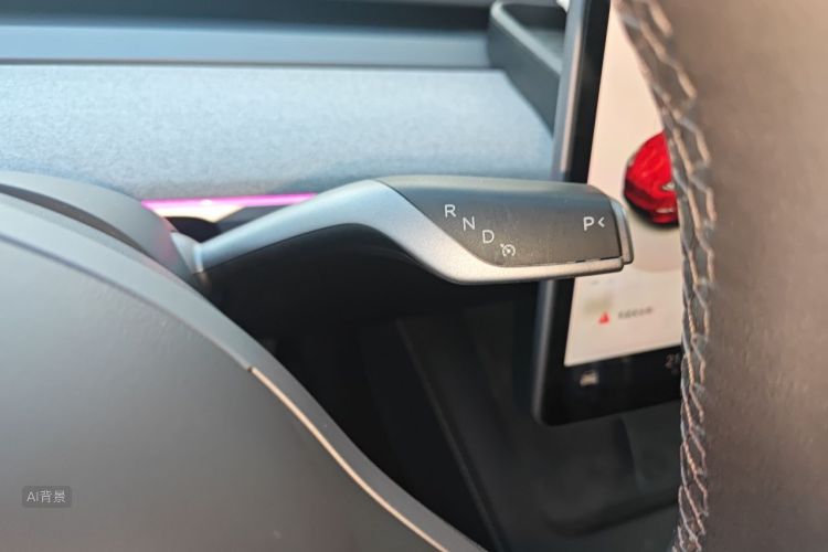 Tesla Model Y 2024 #16 Tesla Model Y 2024 car image #16