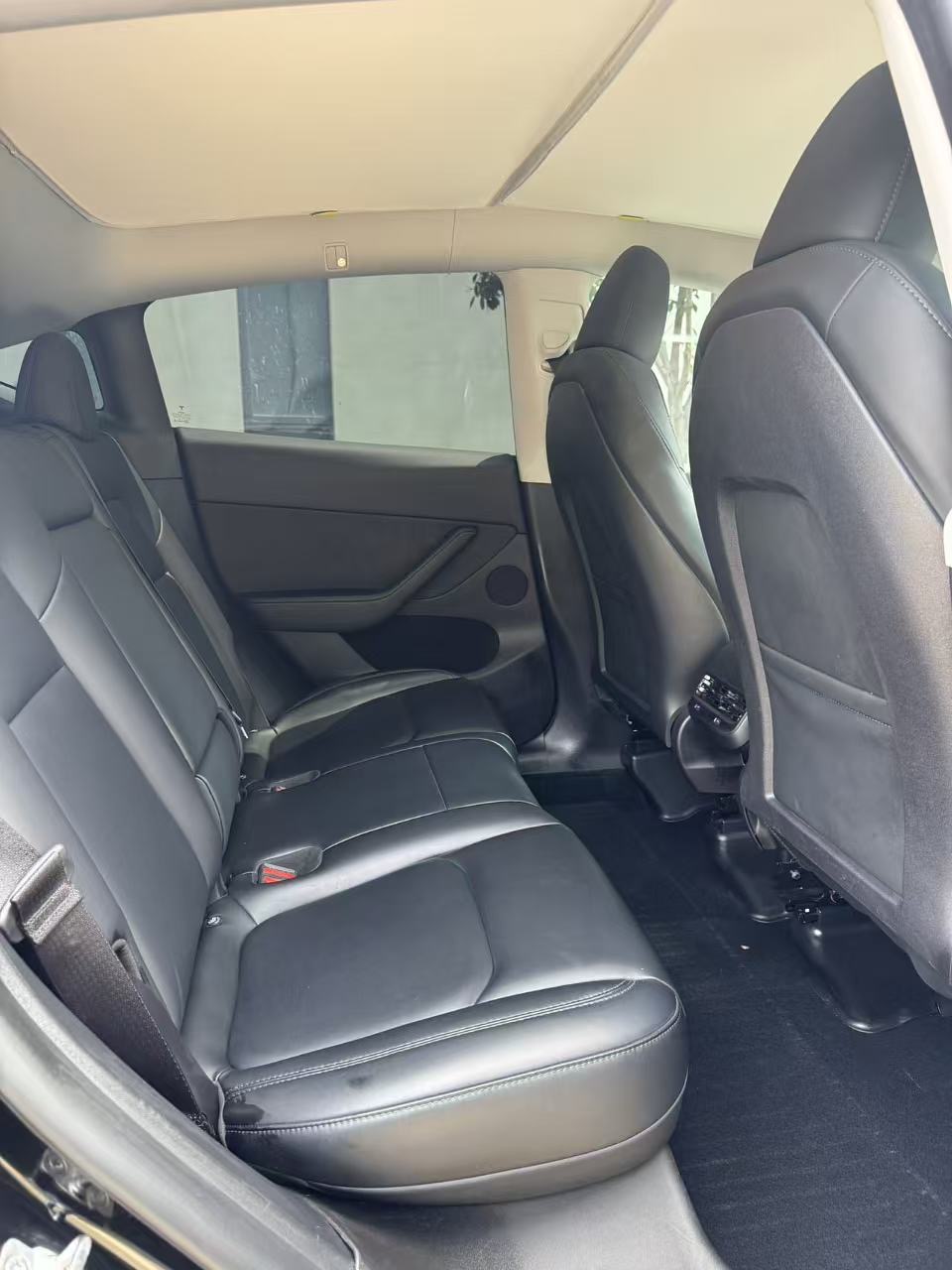 Tesla Model Y 2023 #9 Tesla Model Y 2023 car image #9