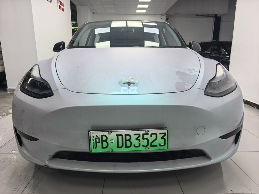 Tesla Model Y 2022 car image #2