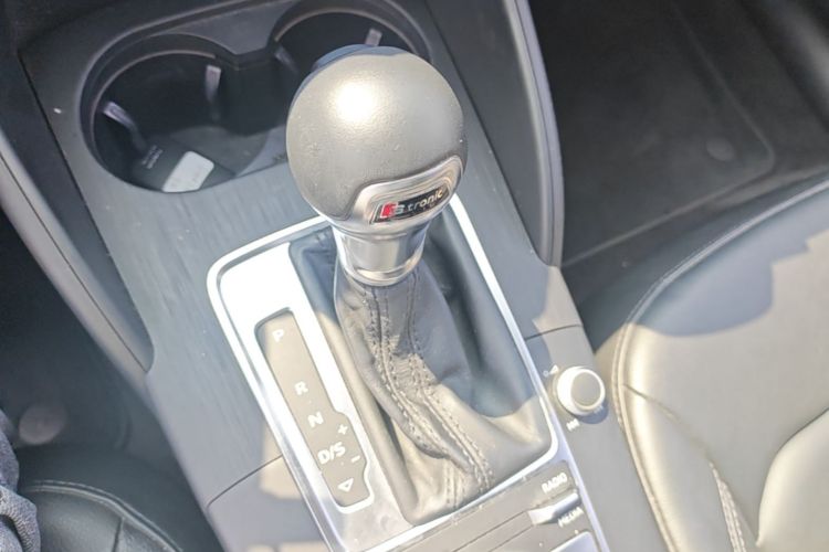 Audi A3 2018 car image #14