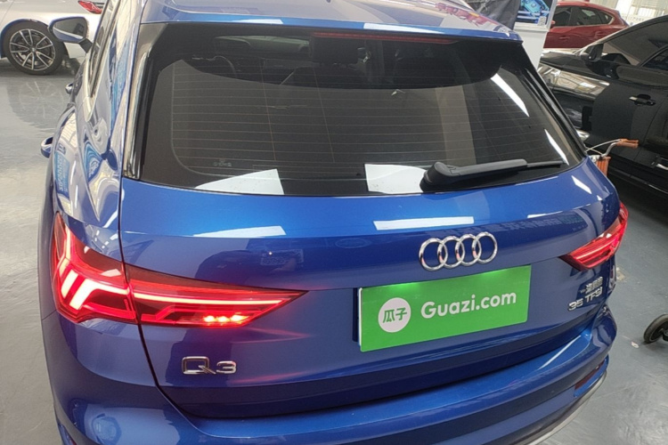 Audi Q3 2021 car image #4