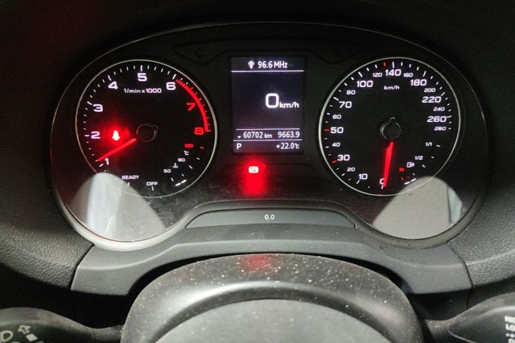 Audi A3 2017 car image #12