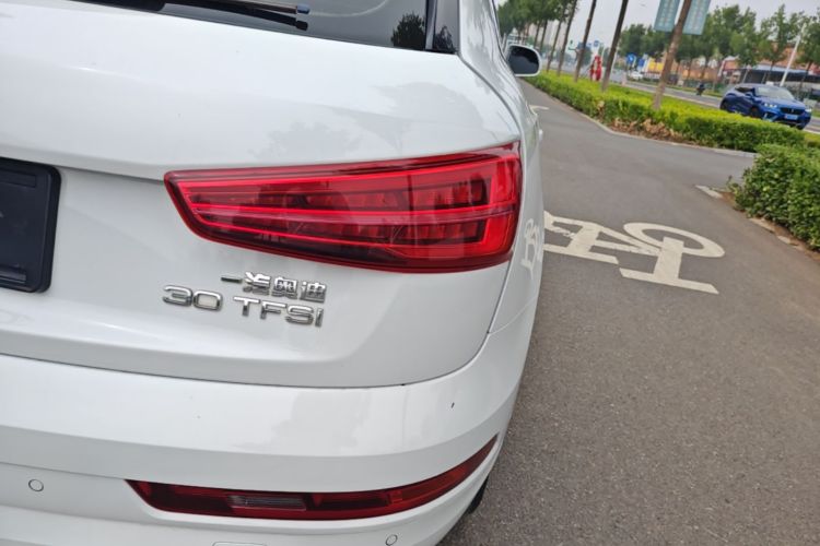Audi Q3 2017 #8 Audi Q3 2017 car image #8