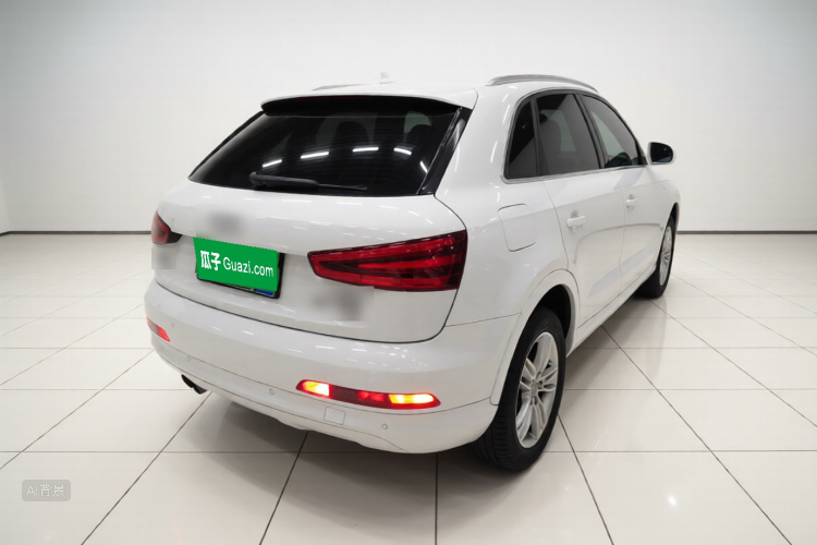 Audi Q3 2016 car image #7