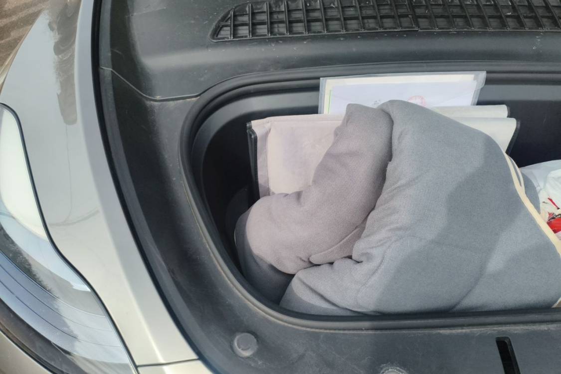 Tesla Model Y 2024 car image #11