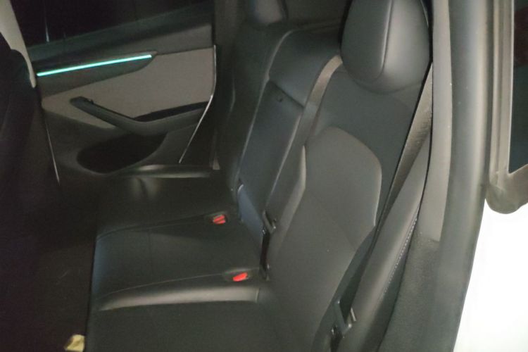 Tesla Model Y 2025 #14 Tesla Model Y 2025 car image #14