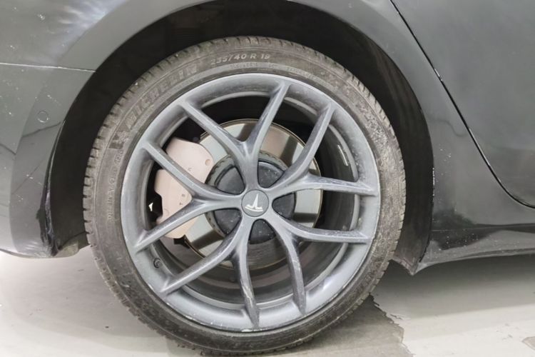 Tesla Model 3 2021 car image #10