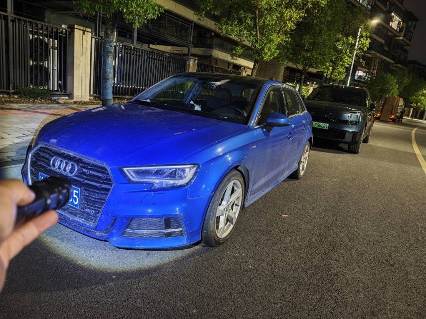 2019 immagine di auto 