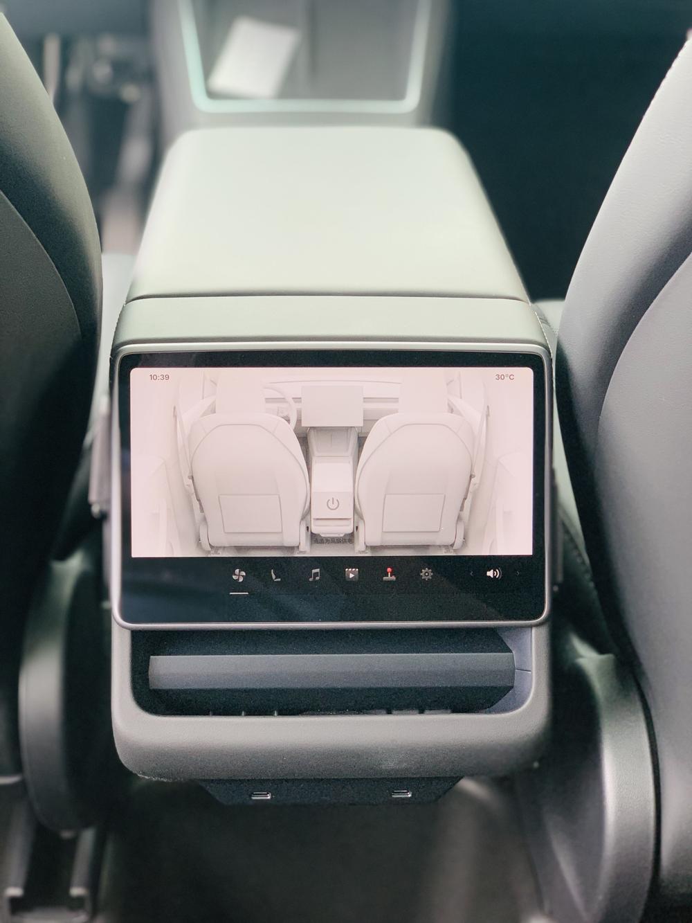Tesla Model Y 2026 #8 Tesla Model Y 2026 car image #8