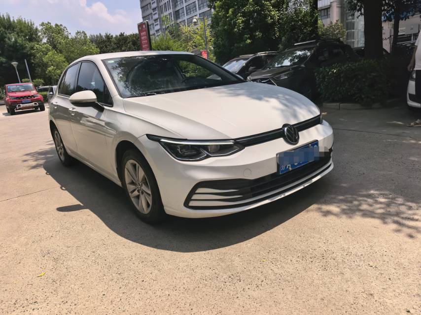 Volkswagen Golf 2023 car image #5