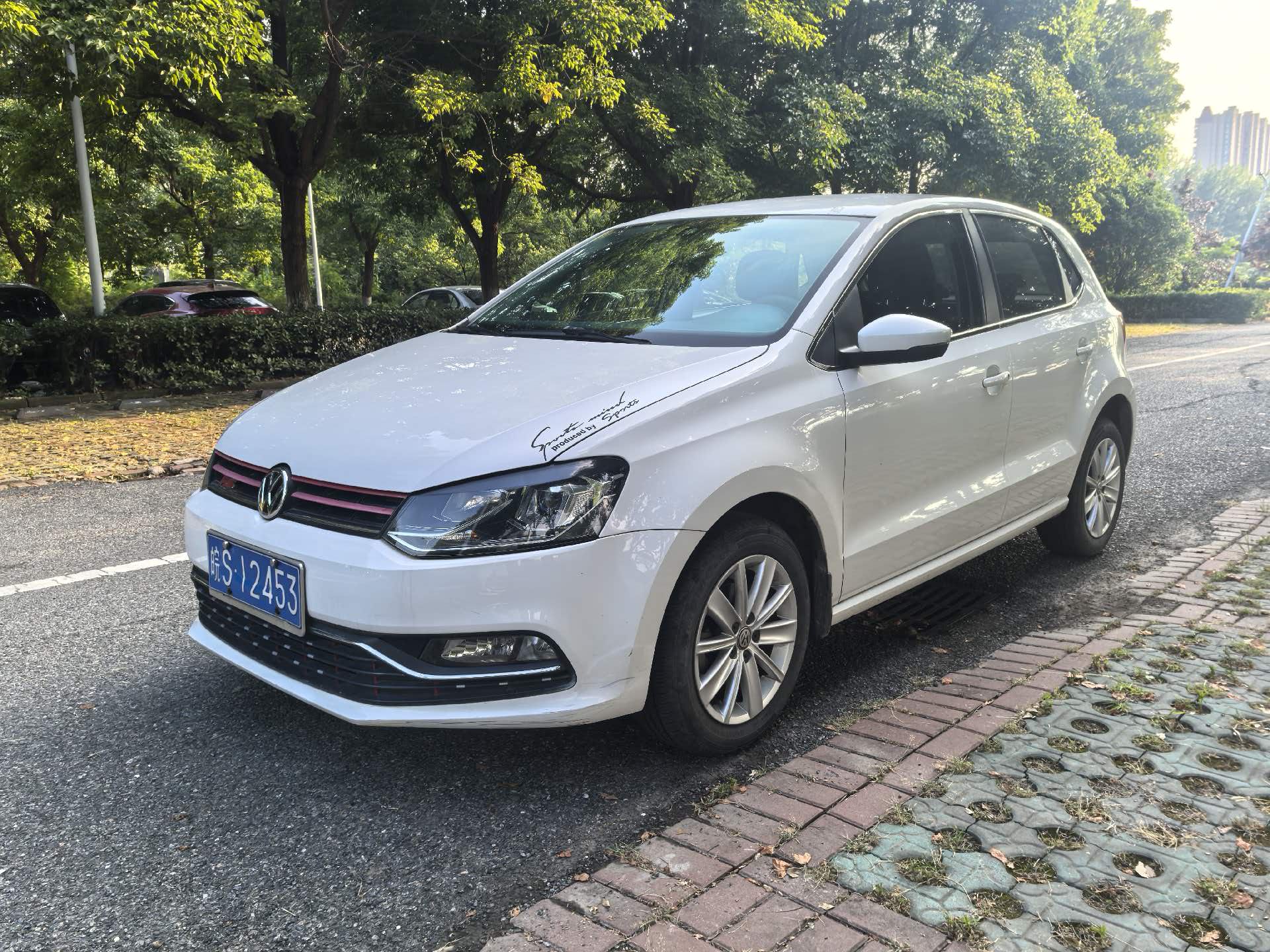 Volkswagen Polo 2015 car image 