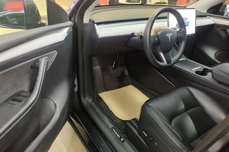 Tesla Model Y 2024 #16 Tesla Model Y 2024 car image #16