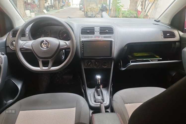 Volkswagen Polo 2018 car image #11