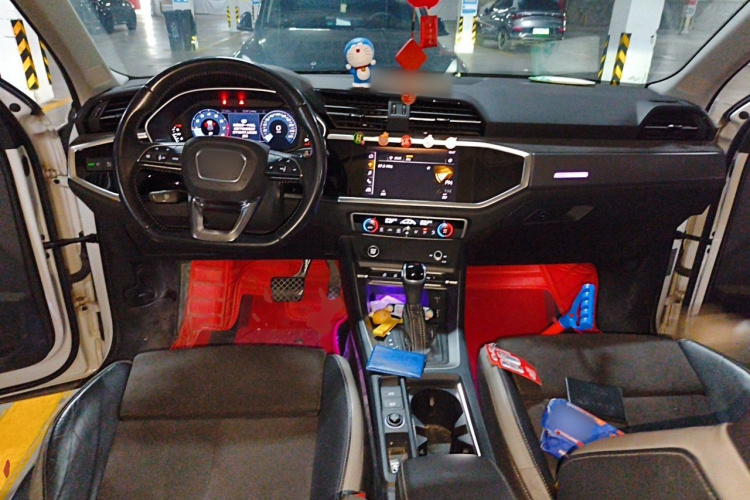 Audi Q3 2021 car image #7