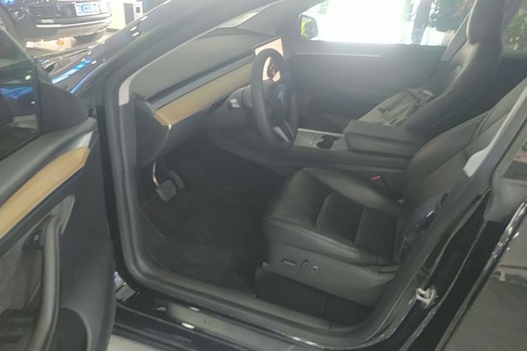 Tesla Model Y 2022 #12 Tesla Model Y 2022 car image #12