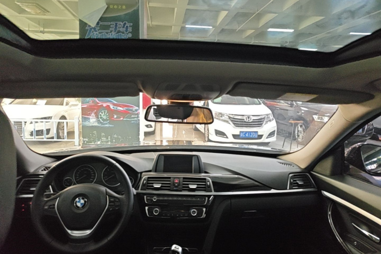 BMW 3 Series GT 2018 car image #20