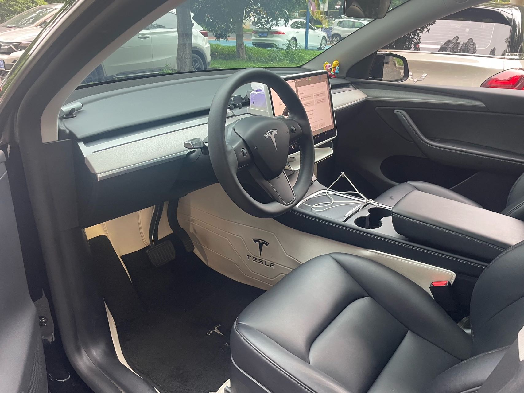 Tesla Model Y 2024 car image #5