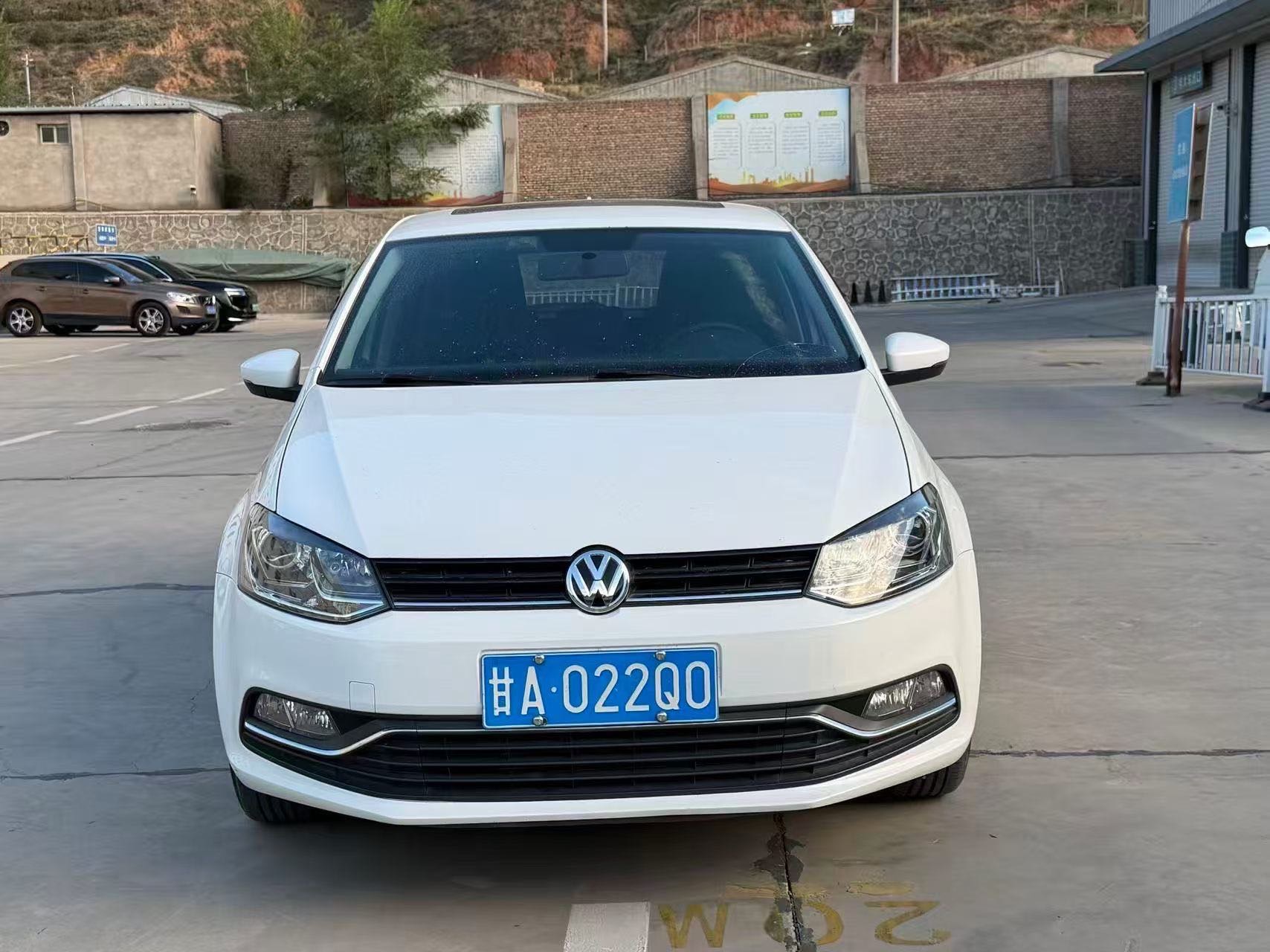 Volkswagen Polo 2017 car image #2