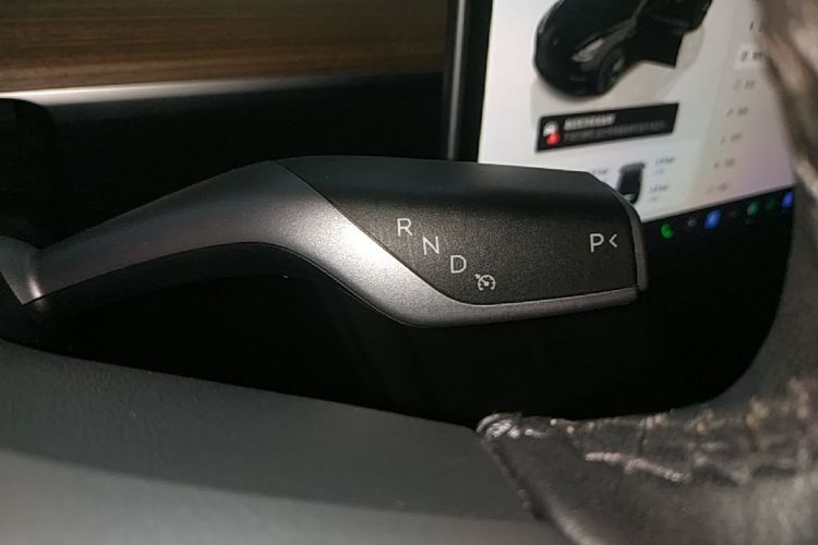 Tesla Model 3 2022 car image #14