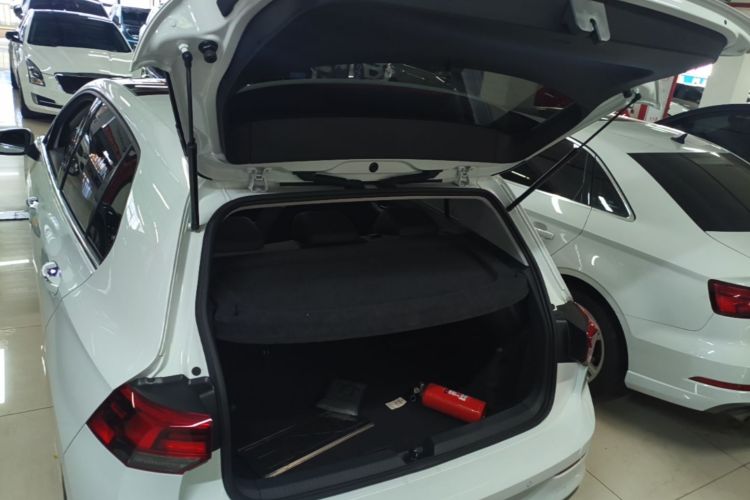 Volkswagen Golf 2022 car image #21
