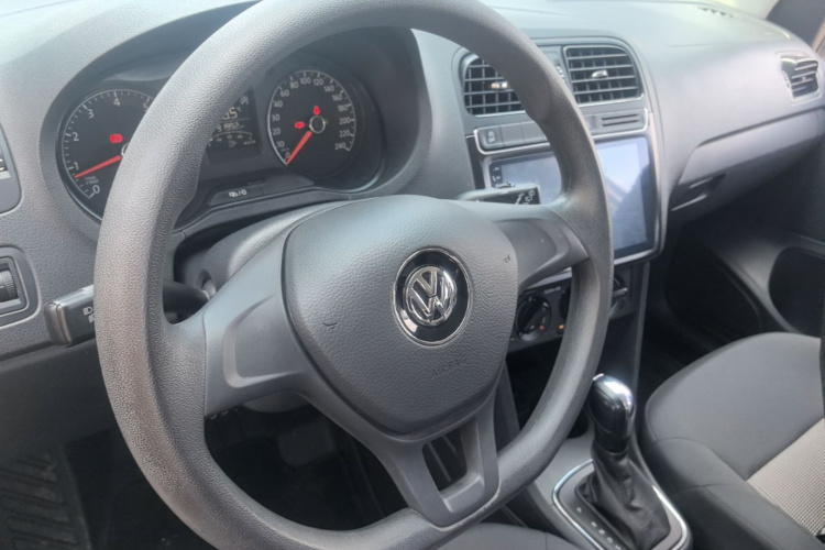 Volkswagen Polo 2018 car image #11