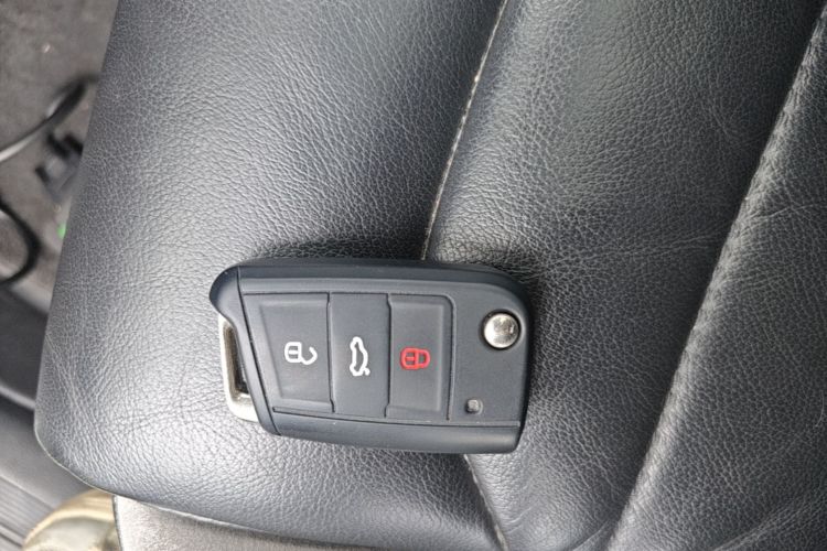 Volkswagen Golf 2019 #14 Volkswagen Golf 2019 car image #14