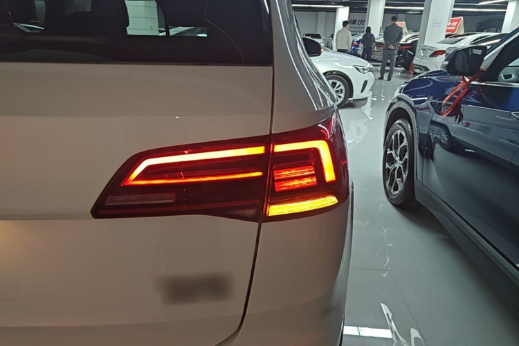 Volkswagen Tharu 2020 immagine di auto #8