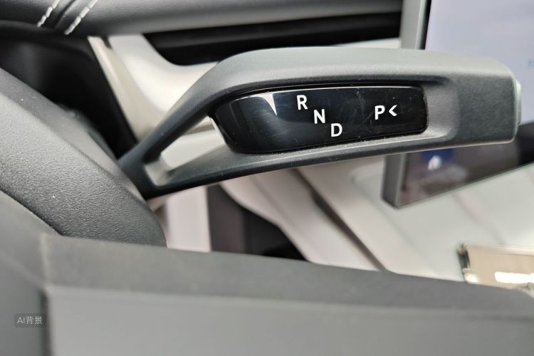 MI SU7 2024 immagine di auto #16