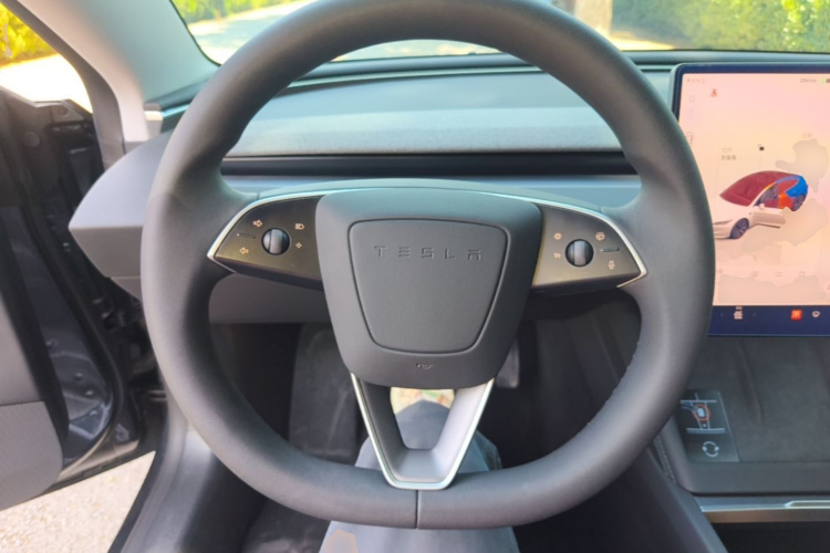 Tesla Model 3 2024 car image #11